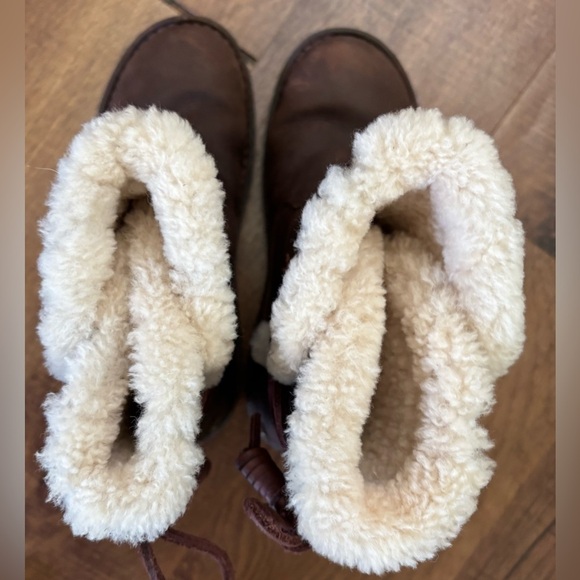 UGG akadia Womens leather boots shearling lining Sz 7 - Picture 8 of 12
